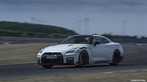 Nissan GT R NISMO 2020MY Front Three Quarter