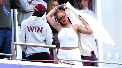 Cette Incroyable Punchline Sur Rihanna Avant Le Super Bowl Le10sport