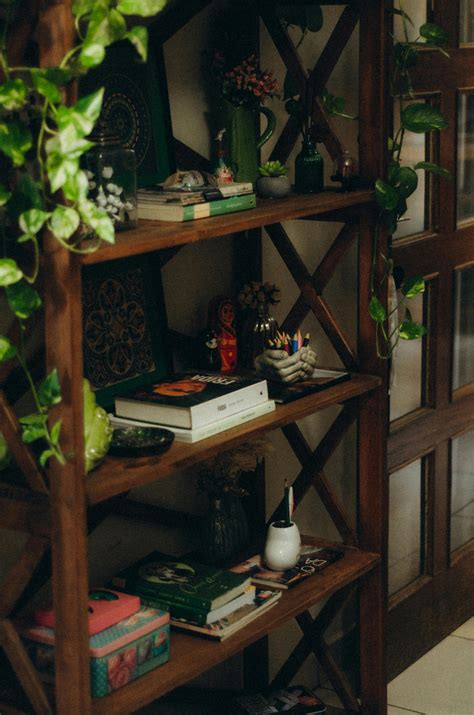 Book Arrange in Bookshelf · Free Stock Photo