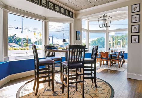 Dining Review: Providence Oyster Bar's New Location in East Greenwich