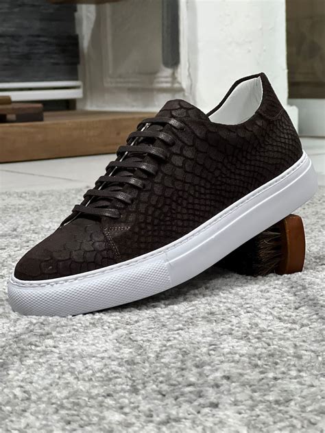 Luxury Brown Suede Sneakers for Men - Versatile Stylish Footwear