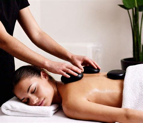 Hot Stone Massage What To Expect And Key Benefits
