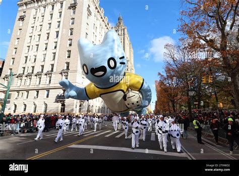 The Blue Cat Chugs Heads Down Central Park West During The Th Macy