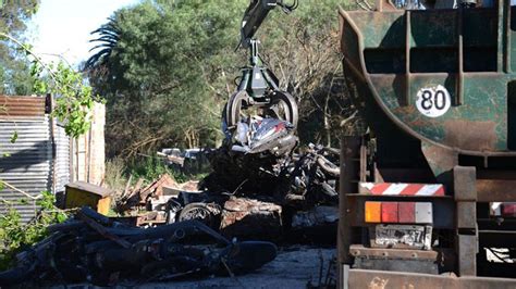 Se Inici La Compactaci N De Autos Y Motos En Desuso