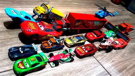 16personagens miniaturas carros Disney pixar Relâmpago mcqueem Cruz