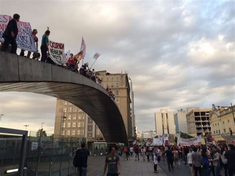 G Manifestantes Entram Em Confronto Bm Em Protesto Em Porto