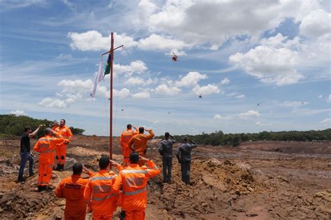 N Mero De Mortos Em Brumadinho Sobe Para Pa S Di Rio De Canoas