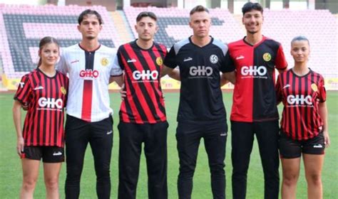 Eski Ehirspor Yeni Sezon Formalar N Tan Tt Son Dakika Spor