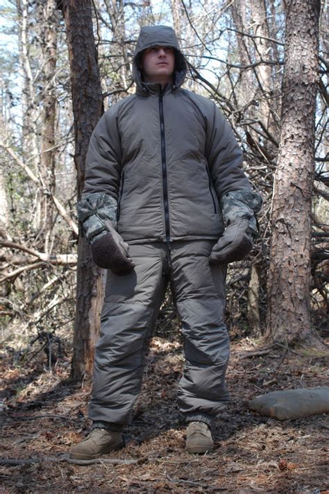 Cold-Weather Clothing System Increases Survivability, Comfort | Article ...