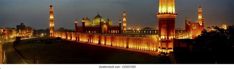 84 Badshahi Mosque Night Images, Stock Photos & Vectors | Shutterstock