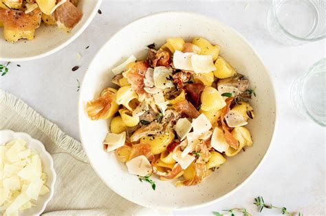 Pasta Met Krokante Serranoham En Paddenstoelen Recept De Kokende Zussen