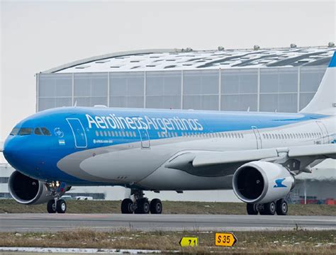 Aerolíneas Argentinas amenaza de bomba y nuevo avión para su flota