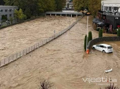 Iz Kiseljaka stižu alarmantni prizori grada pod vodom