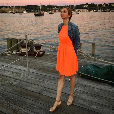 50 Lauren Lapkus Sexy And Hot Bikini Pictures Livinlavidalowcarb