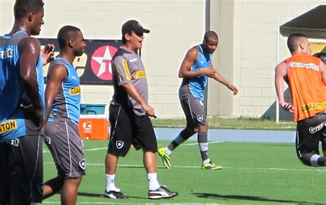 Botafogo Faz Primeiro Treino No Engenh O E Esbo A Time Do Carioca