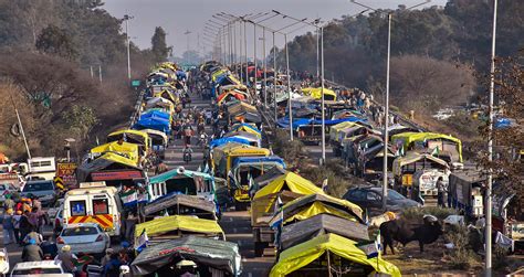 पंजाब में कई बसें सड़कों से नदारद रहीं जिससे यात्रियों को परेशानी हुई Many Buses Remained Off