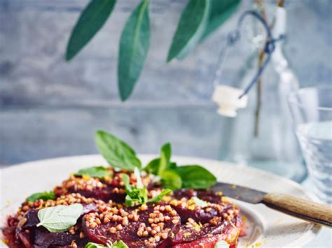 Tarte Tatin Van Rode Biet Met Citroen En Geroosterde Boekweit Libelle