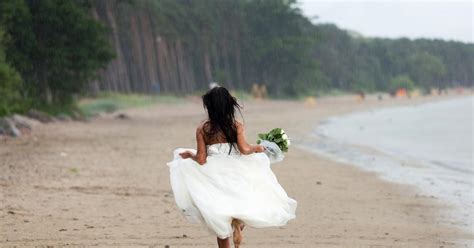 15 Wedding Industry Pros Reveal Their Worst Bridezilla Horror Stories Business Insider Africa