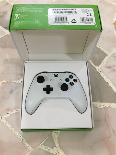 Xbox One Controller Model 1708 Video Gaming Gaming Accessories Controllers On Carousell