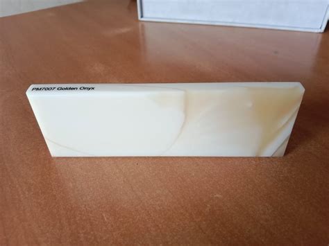 Small Slab Golden Onyx PM7007 Corian Acrylic Solid Surface For Kitchen