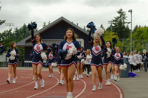 Lake Oswego High School Celebrates Homecoming News