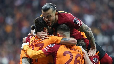 Galatasaray Başakşehir i tek golle geçti