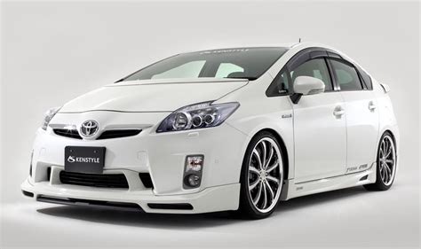 トヨタ プリウス PRIUS 前期 H21 5H23 12 型式ZVW30 ハーフタイプのエアロパーツKENSTYLE NEXTです