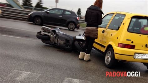 Incidente A Padova Sul Ponte Di Voltabarozzo Tra Auto E Moto Oggi 22