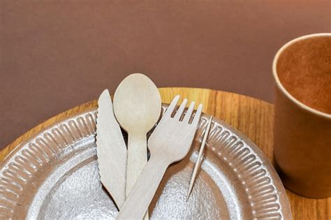 Utens Lios De Mesa Descart Veis Ecologicamente Corretos Em Um Plano De