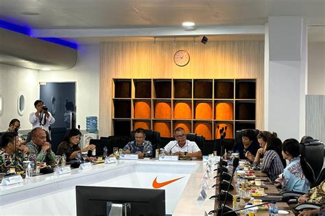 Kemendag Pada Pelepasan Ekspor Sepatu Nike Ke Uni Eropa Kementerian