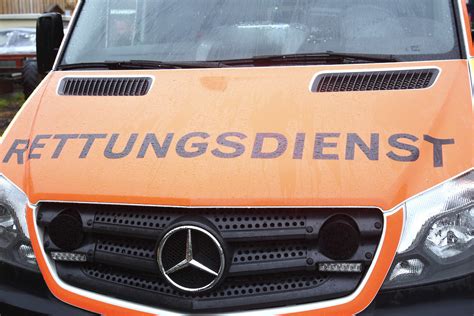 Polizei Sucht Zwei Unfallzeugen Auto Erfasst Fahrsch Lerin J Hrige