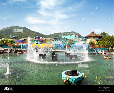 Summer park fountain, Hong Kong, China Stock Photo - Alamy