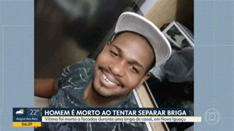 V Deo Homem Tenta Separa Briga De Casal E Morto A Facadas Em Nova