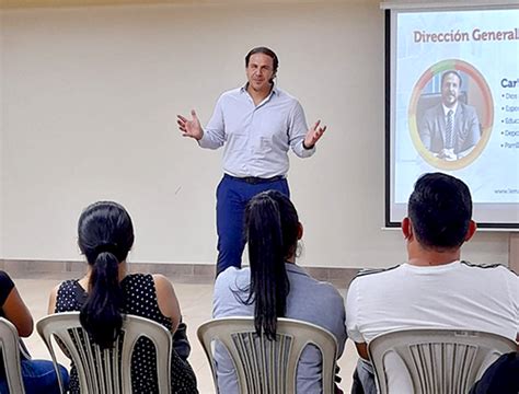 Reunión de padres de familia nuevos Unidad Educativa LEMAS