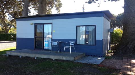 Budget Cabins (6 Berth) Non Ensuited | Robe Lakeside Tourist Park ...