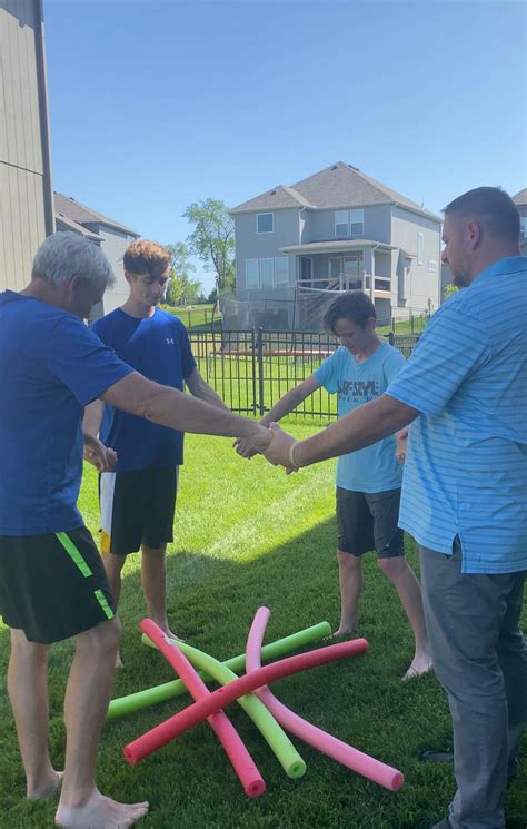 Fun Outdoor Games For Groups 15 Outdoor Games That Are Fun For The