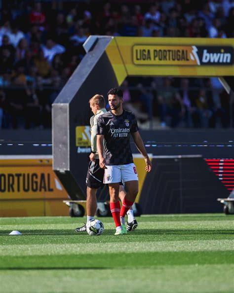 Benfica Perde Em Chaves E Coloca T Tulo Em Causa