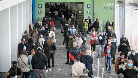 Covid In Campania 1382 Positivi E 43 Decessi La Repubblica