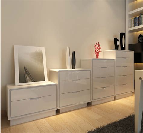 Комоды в спальню (121 фото): красивые высокие и узкие, мебель для ...