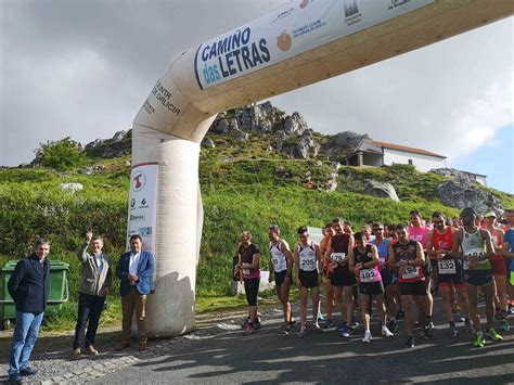 O Pico Sacro acolleu de novo a saída da Carreira Camiño das Letras