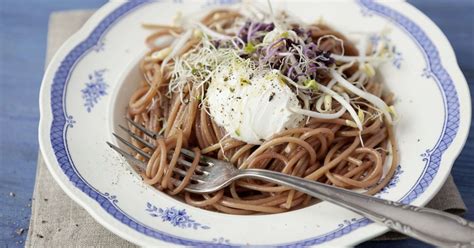 Spaghetti Au Vin Rouge Avec Pousses Et Mascarpone Recette