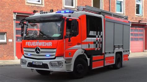 Neue HLF Generation HLF 20 Feuerwehr Bremen FuRW 1 Bei Wachausfahrt