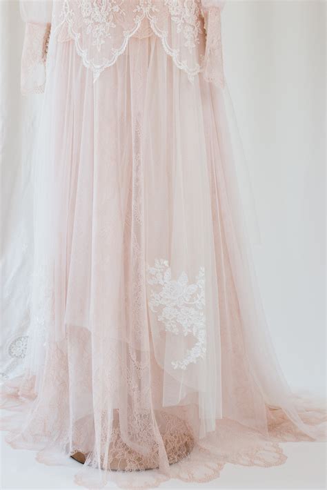 robe mariee feerique nude bordeaux Andralys Robes de mariée et tenues de scène sur mesure