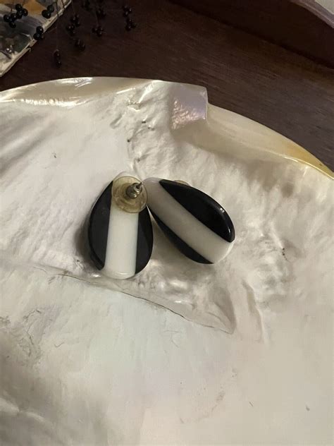 Vintage Lucite Teardrop Rare Black White S Y K Mod Gem