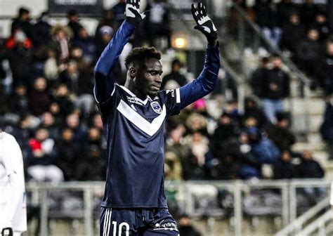 Ligue 2 Bordeaux Et Saint Etienne Se Neutralisent 1 1 Aliou Badji