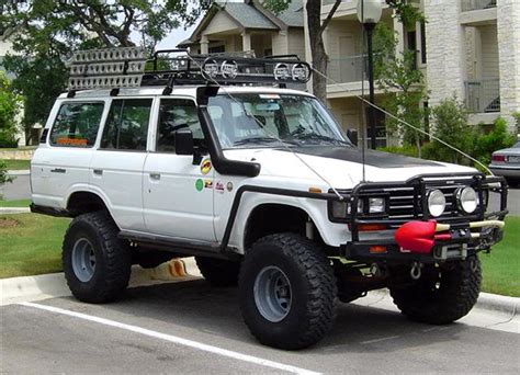 60 Series landcruiser - 4x4ing: Where the bitumen ends the fun begins