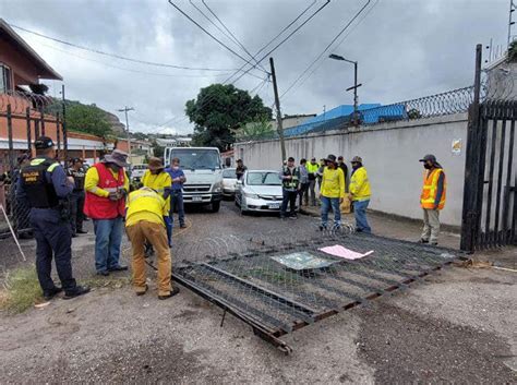 AMDC Empieza A Retirar Portones De Barrios Seguros Como Parte De Las