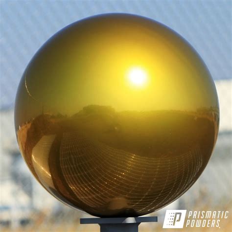 Prismatic Powders Illusion Gold On This Gazing Ball Showing Off The