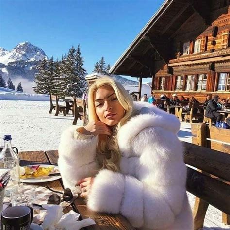 Pin By Цъ Макенджиев On Fur Skiing Outfit Winter Outfits Apres Ski Outfits