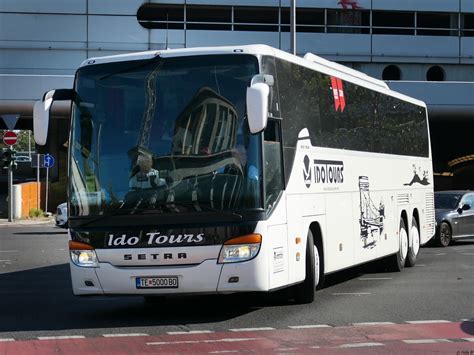 UAE Team Emirates Teamcar Vor Dem Tour De Suisse Rennen Am 17 6 17 In